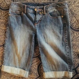 Tommy Hilfiger Women’s Cuffed Bermuda Shorts